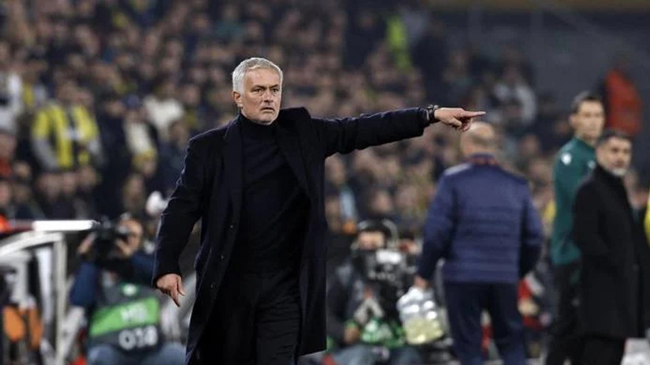 "Maçı izlerken bir ara uyuyakaldım" Fransız basını Mourinho'yu yerden yere vurdu
