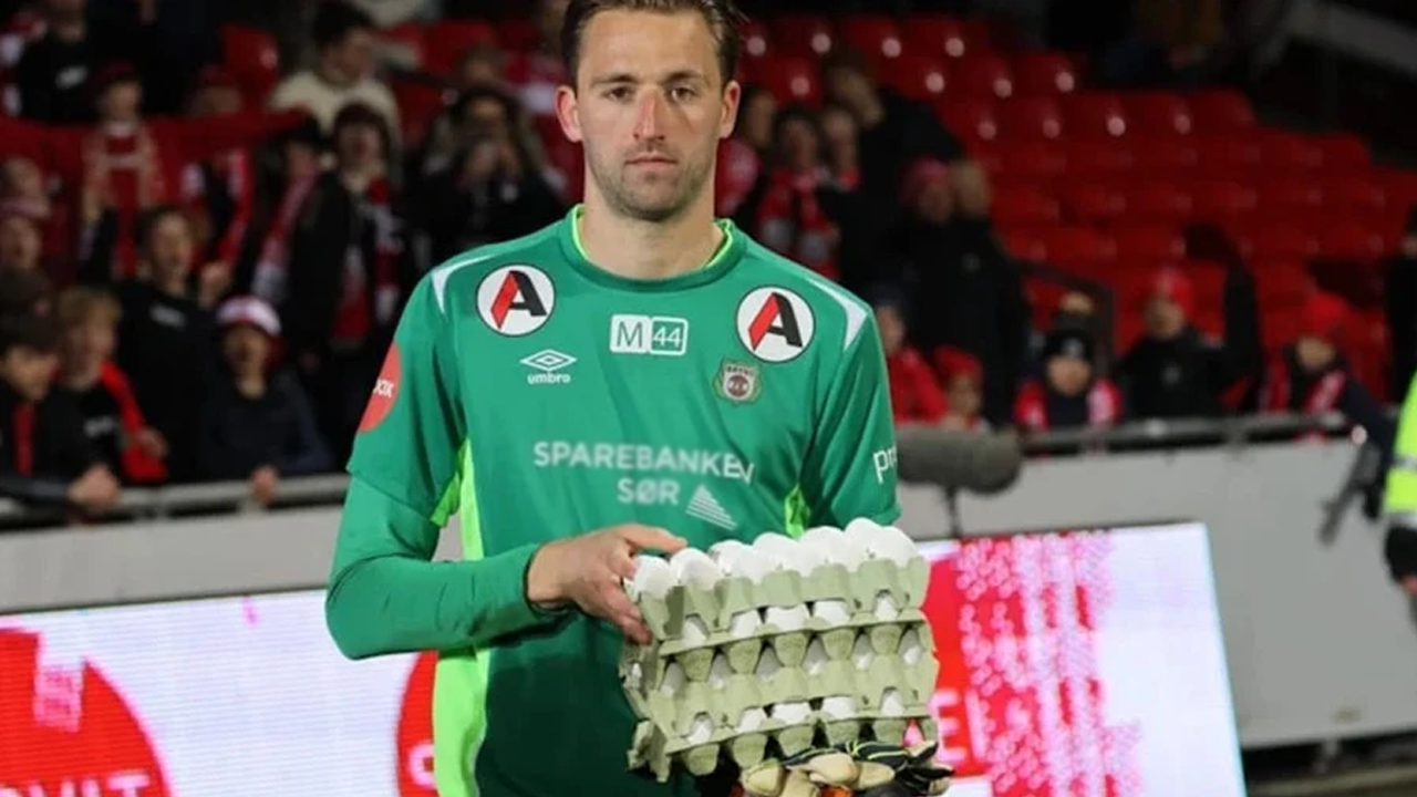 Maçın oyuncusuna 4 koli yumurta hediye edildi!