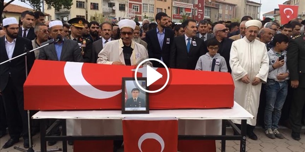Maçka'da şehit olan Uzman Onbaşı'nın cenaze namazını babası kıldırdı