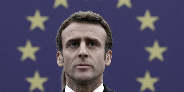 Macron iyice kaşınıyor! Protestocuların ailelerine mali yaptırım emri!