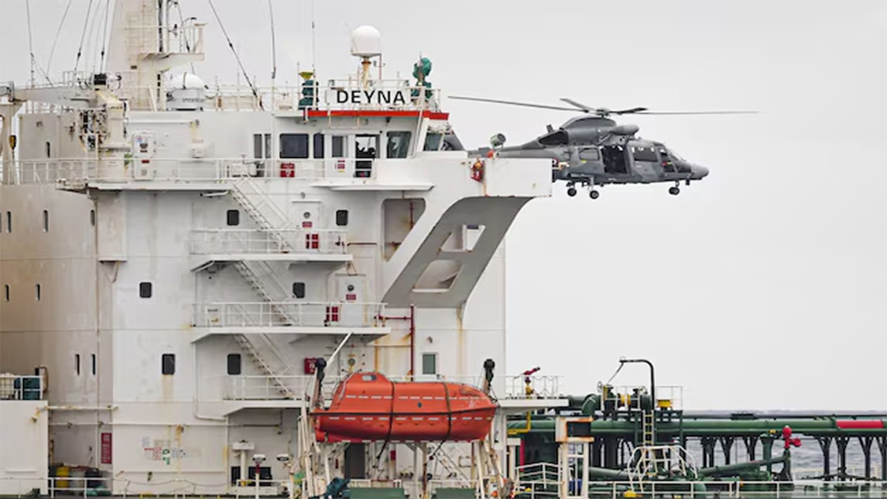 Macron kendi mahallesinde delikanlı kesildi