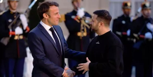Macron ve Zelenskiy Paris'te bir araya geldi