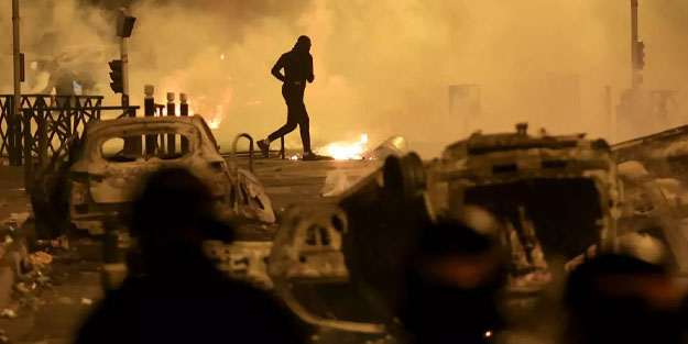 Macron'dan 'sosyal medya' çıkışı