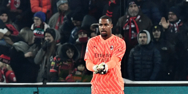 Maçta ırkçı tezahürat kaleciye sahayı terkettirdi