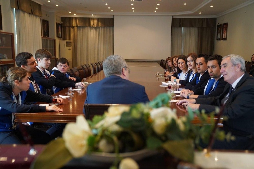 Madalya avcısı özel sporculardan Rektör Budak’a ziyaret 