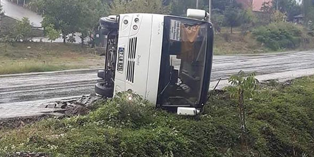 Maden işçilerini taşıyan minibüs devrildi, 9 yaralı!