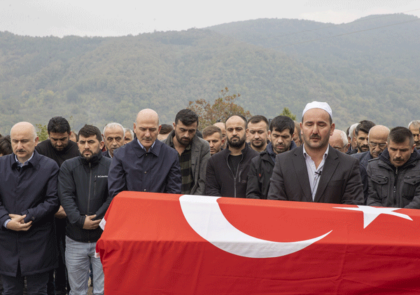 Maden işçisi Remzi Özçelik son yolculuğuna uğurlandı