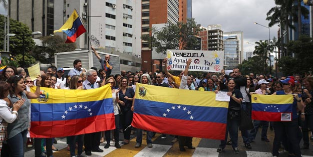 Maduro karşıtları orduyu darbeye çağırdı! 'Asker arkadaş aramızda sadece sen eksiksin'
