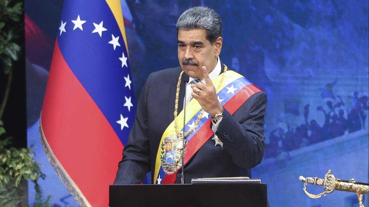 Maduro ve eşini taşıyan uçak iniş yaptı! Kalacakları yer dikkat çekti