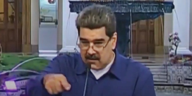 Maduro'dan canlı yayında masasına konan sineğe olay sözler