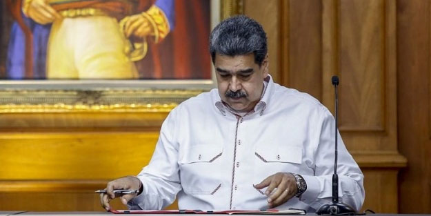 Maduro'dan Türkiye duyurusu! Canlı yayında imzaladı