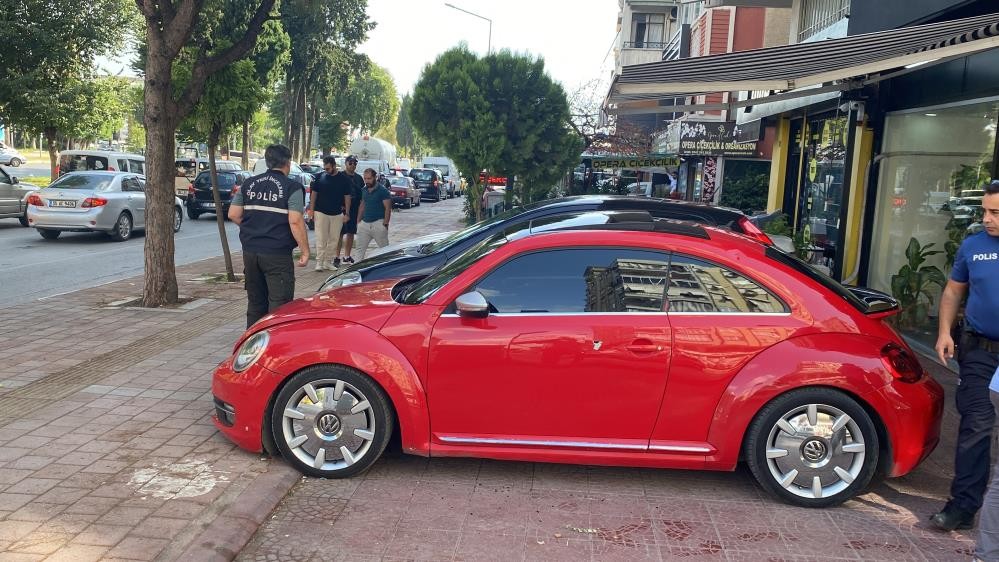 Maganda mermisi araca isabet etti