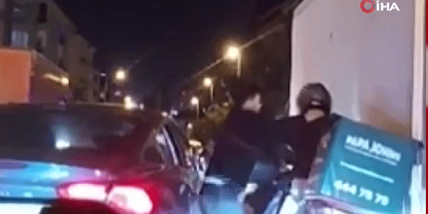 Magandalar tartıştıkları kuryeyi böyle dövdü