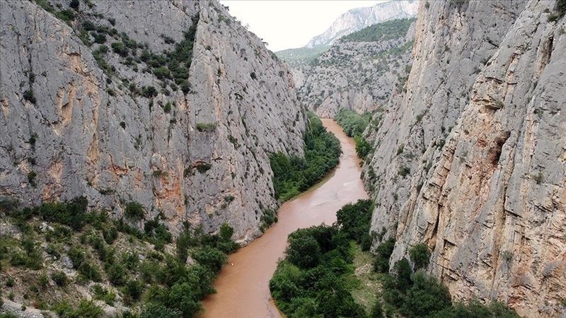 Mağaralar bolca mevcut! Sakarya Nehrindeki 1 km’lik kanyon doğa tutkunlarını bekliyor