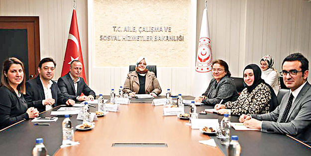 Mağdurlar süresiz nafaka zulmünü Bakan’a anlattı