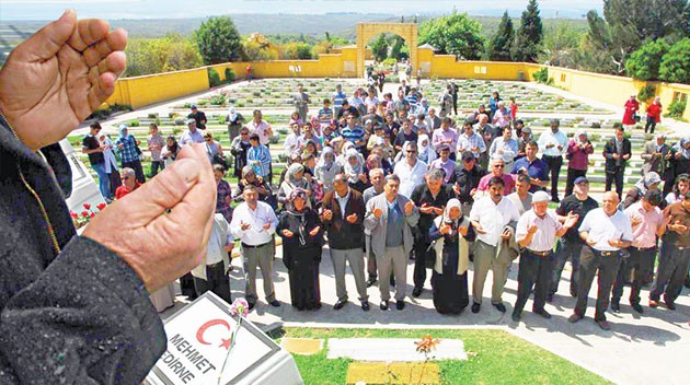 Mağrur geldiler, rezil gittiler