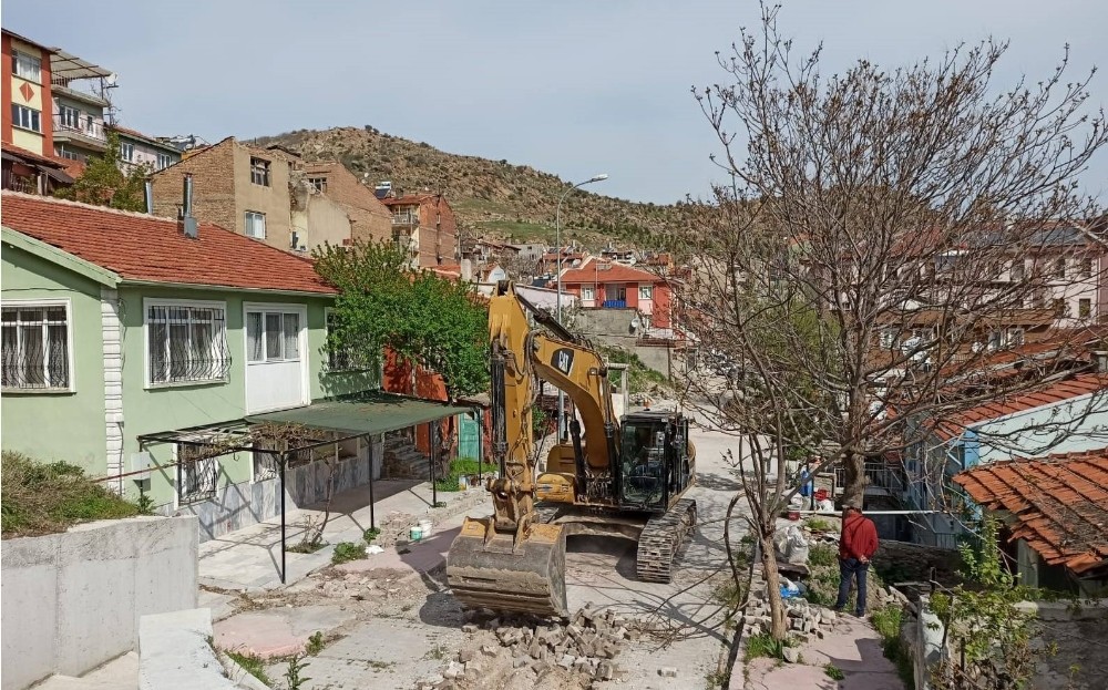 Mahalle baştan ayağa yenileniyor 