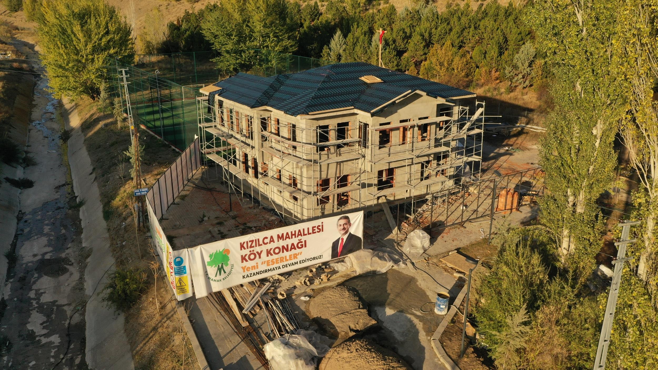 Mahalle Konakları yükseliyor