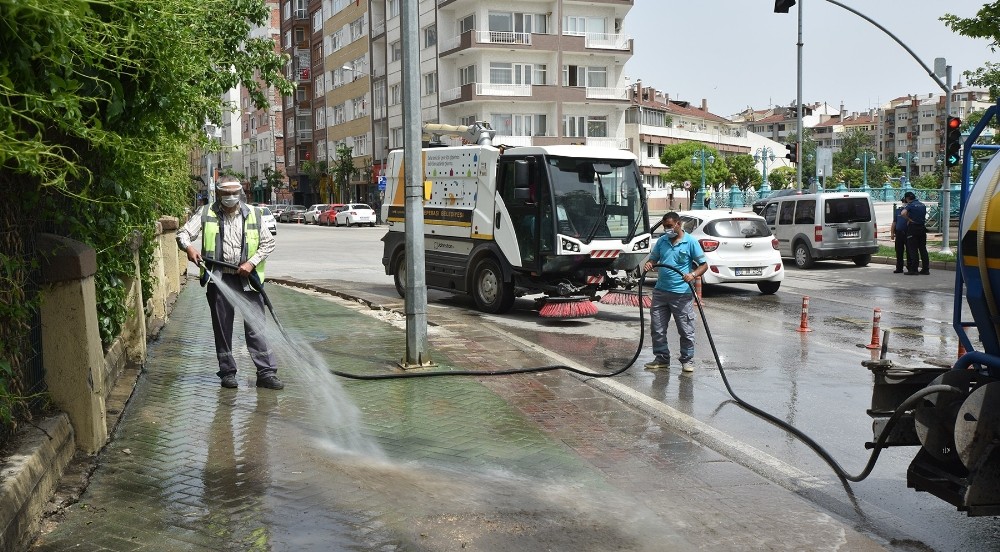 Mahalle mahalle temizlik sürüyor 