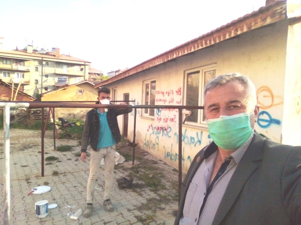 Mahalle muhtarından Korona virüs temizliği 