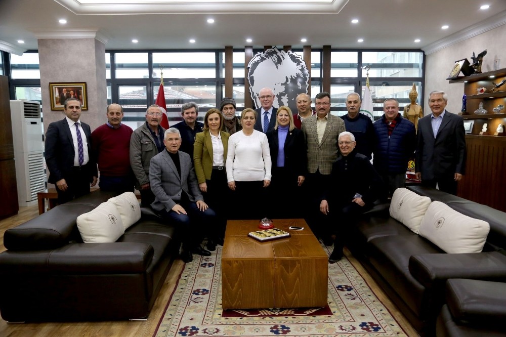 Mahalle muhtarları Başkan Kurt’u ziyaret etti 