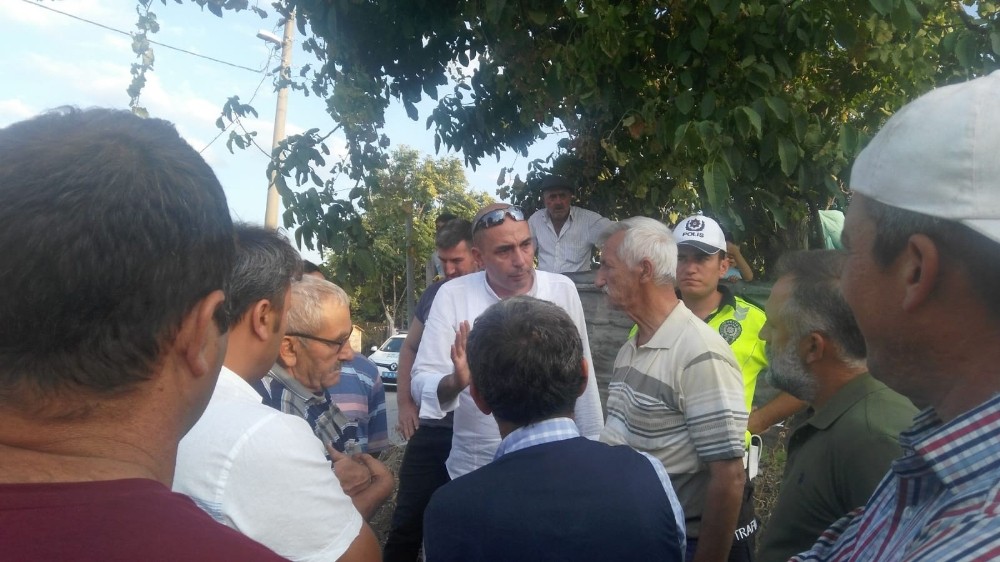 Mahalle sakinleri yol kapattı 