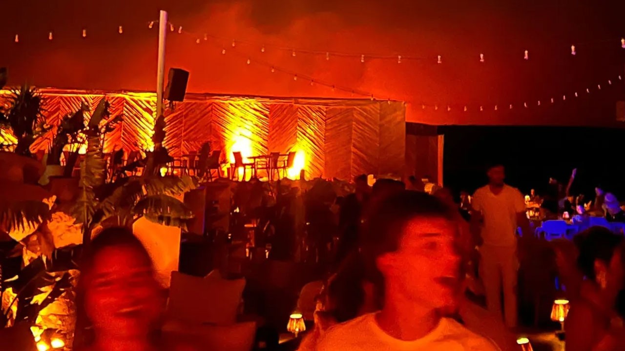 Mahalle yanıyor kemalistler oynuyor