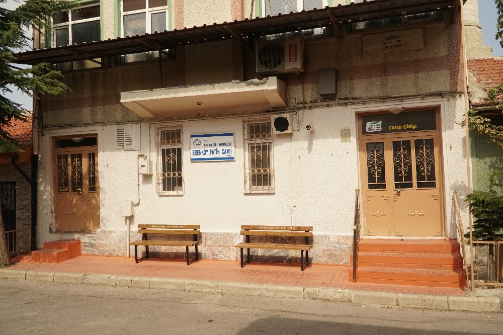 Mahalledeki camiler için evleri tek tek satın aldılar 