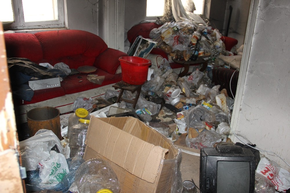 Mahalledeki kokunun sebebi yangın sonrası ortaya çıktı 