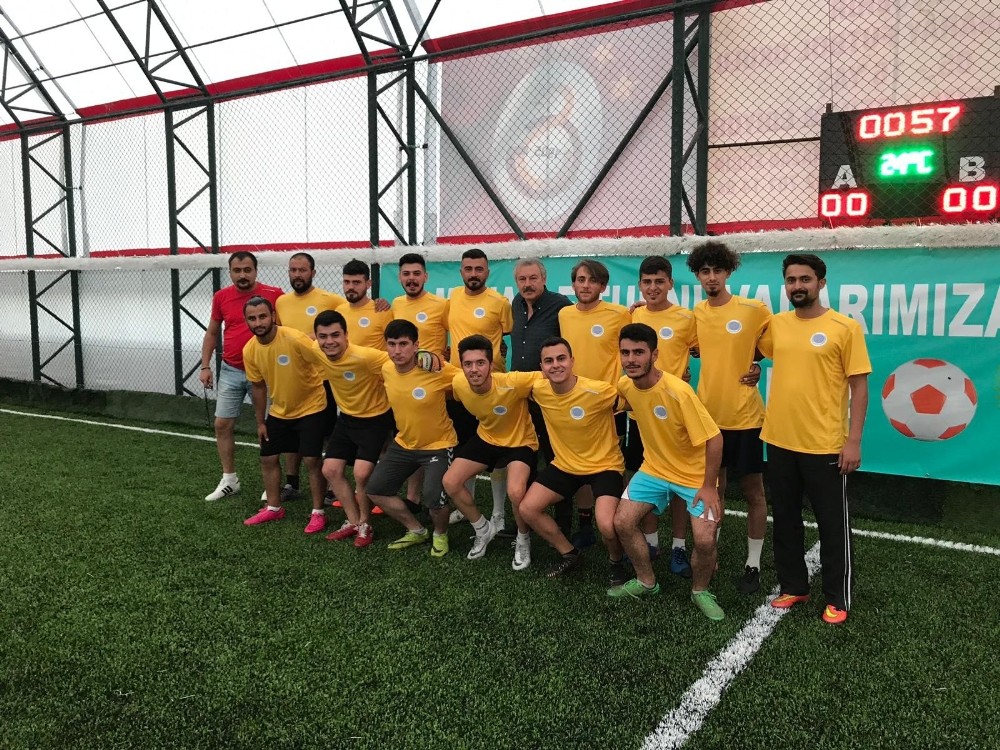 Mahalleler arası futbol turnuvası başladı 