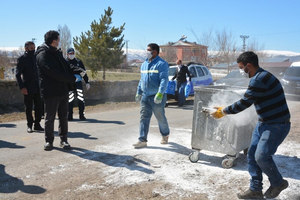 Mahallelerde bahar temizliği başlatıldı 