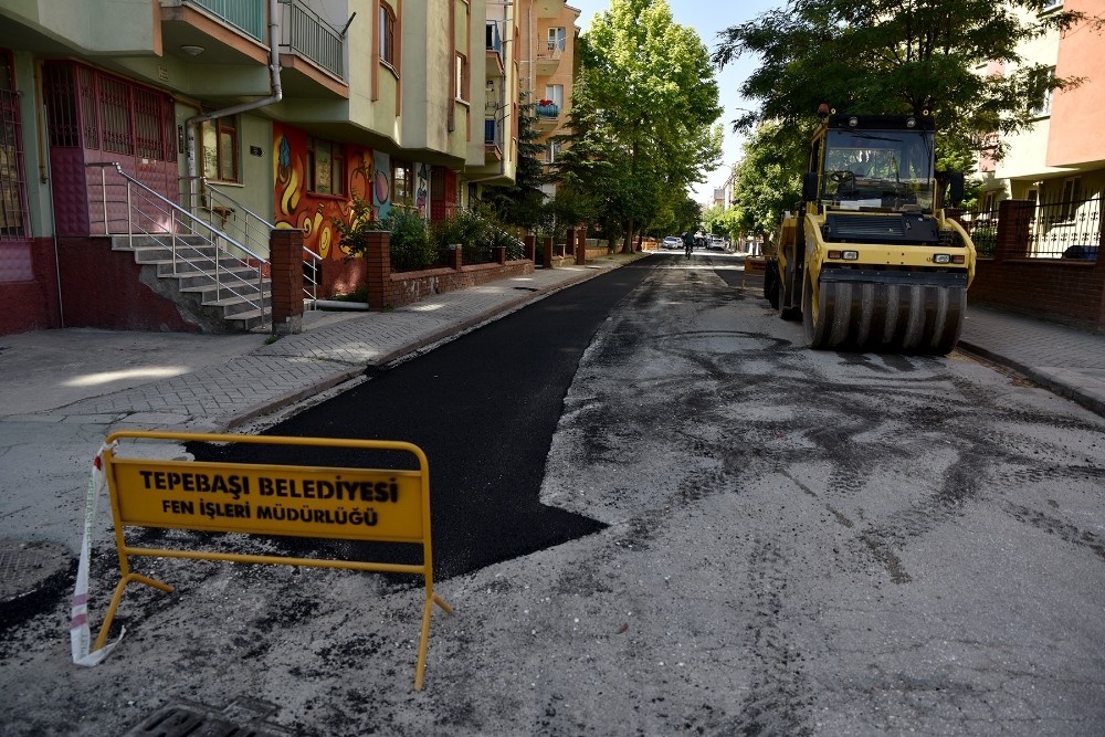 Mahallelerde üstyapı çalışması sürüyor 