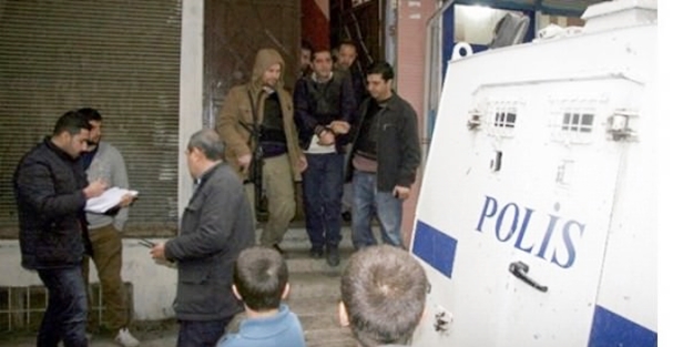 Mahalleli dondu kaldı: Sizi de öldürürüm!