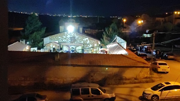 Mahalleli isyan ediyor! Bu mahallede yaşayanlar pencerelerini açamıyor