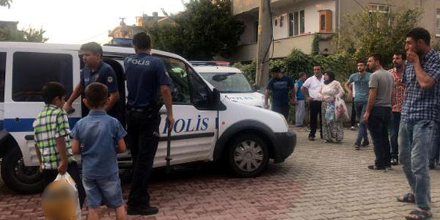 Mahalleli tacizcinin evinin etrafını sardı! Küçük çocuk son anda kurtuldu