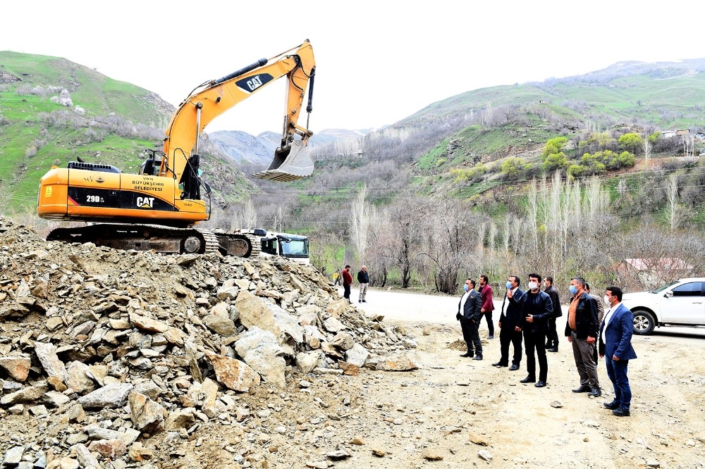 Mahalleli taziye evine kavuşuyor 