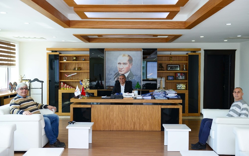 Mahalleliden ihtiyaç sahiplerine gıda destek kolisi 