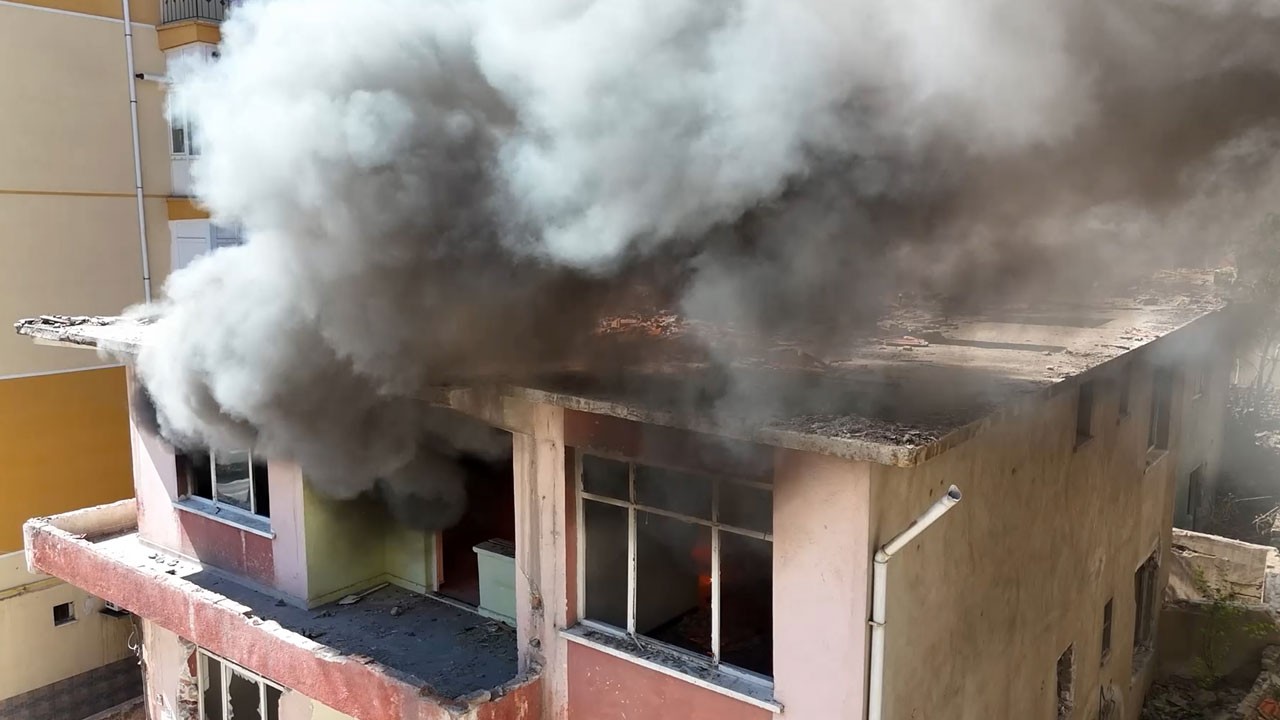 Mahallelinin yüreği ağzına geldi! Tatbikat değil, korku filmini yaşadılar