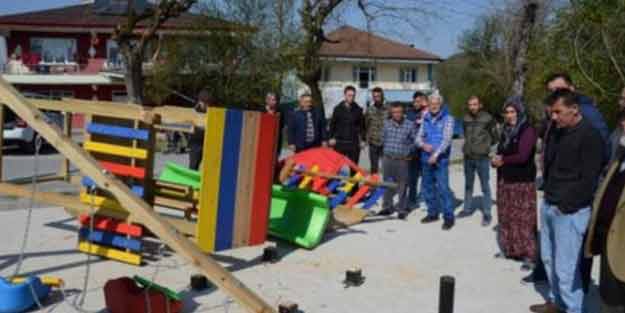 Mahalleliye kızan muhtar adayı yaptırdığı parkı yıktırdı