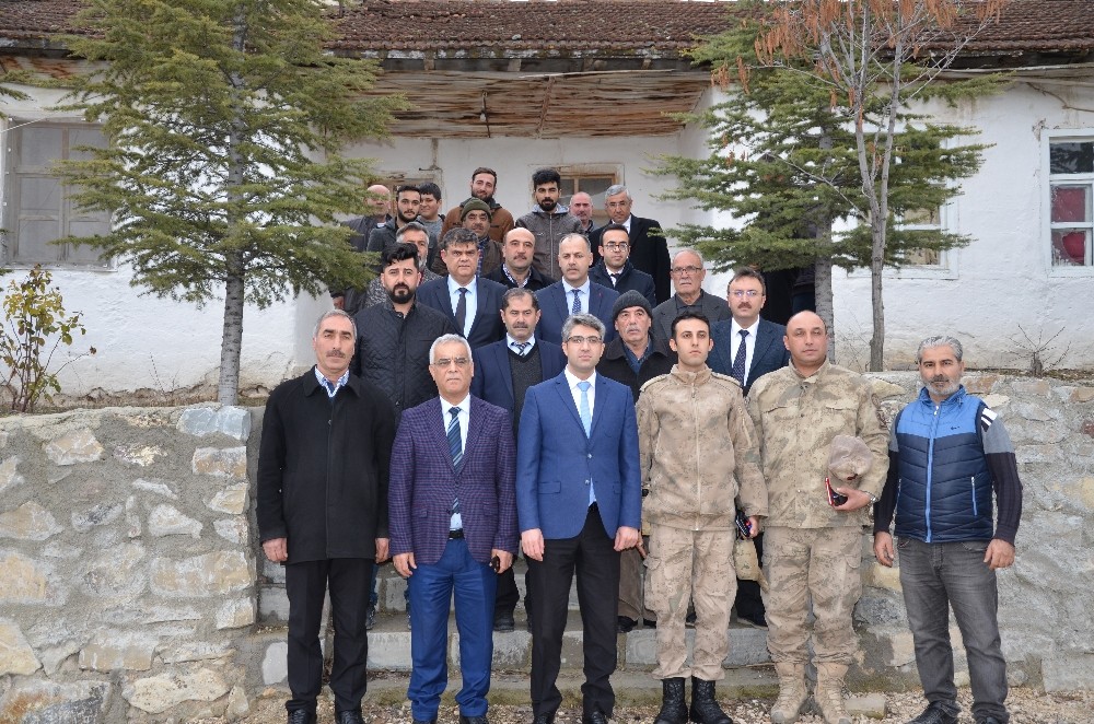 Mahallenin sorunlarını Kaymakam Çalışır’a ilettiler 
