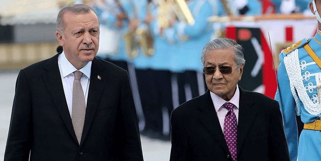 Mahathir Muhammed, hastaneye kaldırıldı