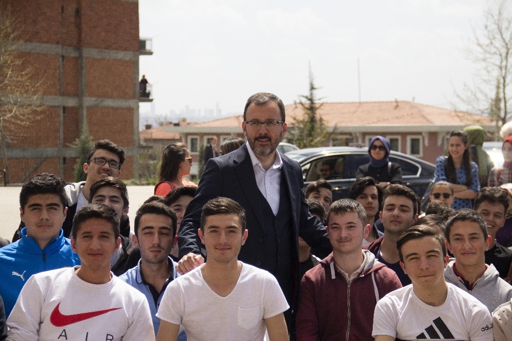 Mahir İz Anadolu İmam Hatip Lisesi’ne Bakan Kasapoğlu’ndan ziyaret 
