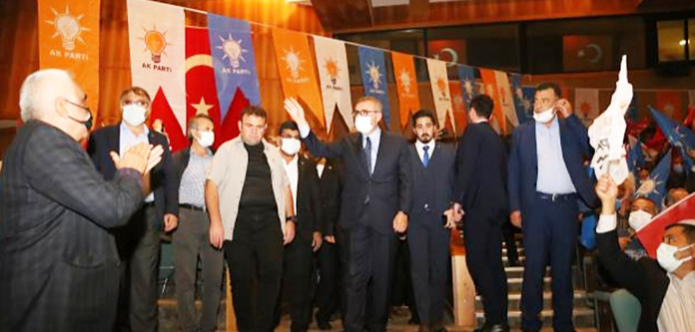 Mahir Ünal’dan tezkere açıklaması: HDP ‘hayır diyeceksin’ dedi, CHP de ‘hayır’ dedi!