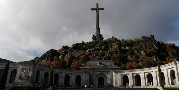 Mahkeme kararını verdi! Franco'nun mezarı taşınıyor
