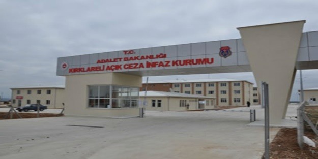 Mahkum cezaevinde önce soygun, sonra firar etti!