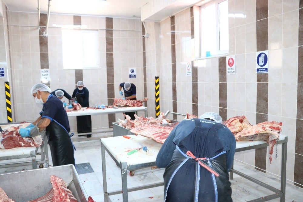 Mahkumlar meslek öğrenerek cezalarını çekiyor 
