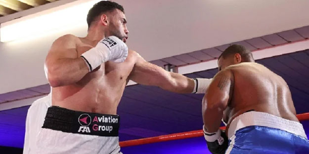 Mahmoud Charr rakibini nakavt etti! Kemerini Cumhurbaşkanı Erdoğan'a verecek