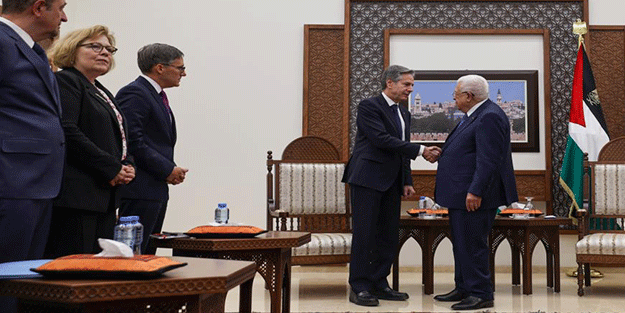 Mahmud Abbas-Blinken görüşmesi protesto edildi!