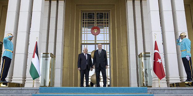 Mahmud Abbas resmi törenle karşılandı!