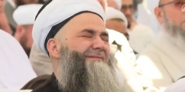 Mahmud Efendi Hazretleri'nin cenazesinde Cübbeli Ahmet Hoca gözyaşlarını tutamadı...
